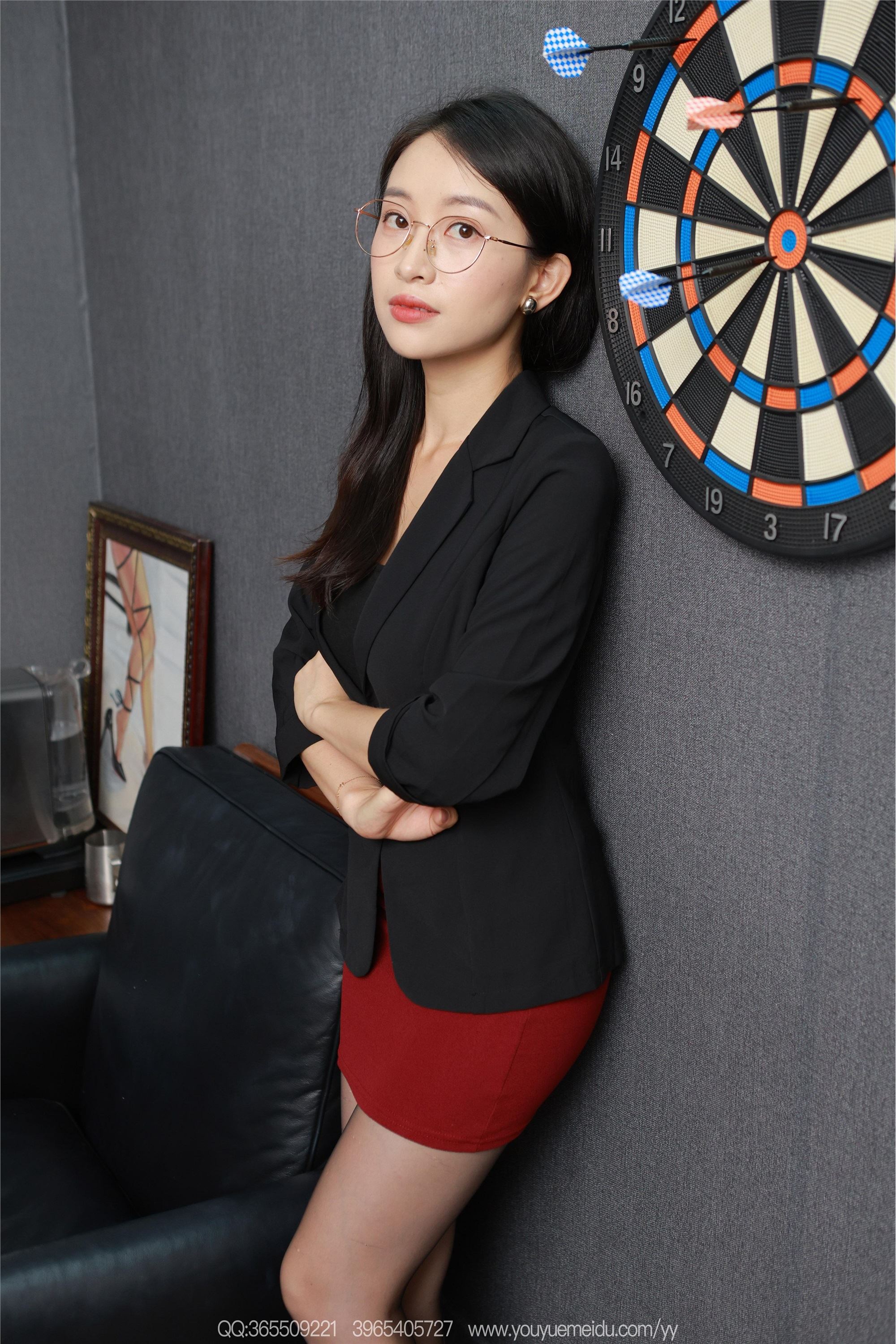 IESS异思趣向  2025.09.11 丝享家 2155 小婕《御姐包臀裙》